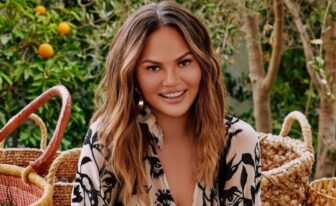 chrissy teigen bob