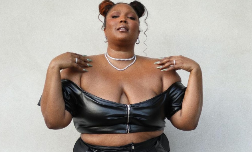 lizzo poses nude