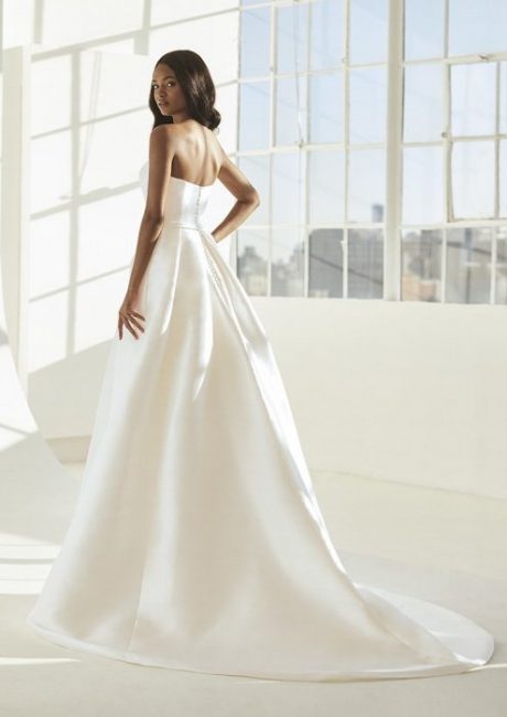 ashley graham pronovias plus-size wedding gowns