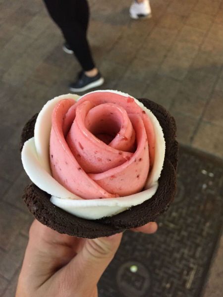 Myeong-dong, milky bee rose gelato