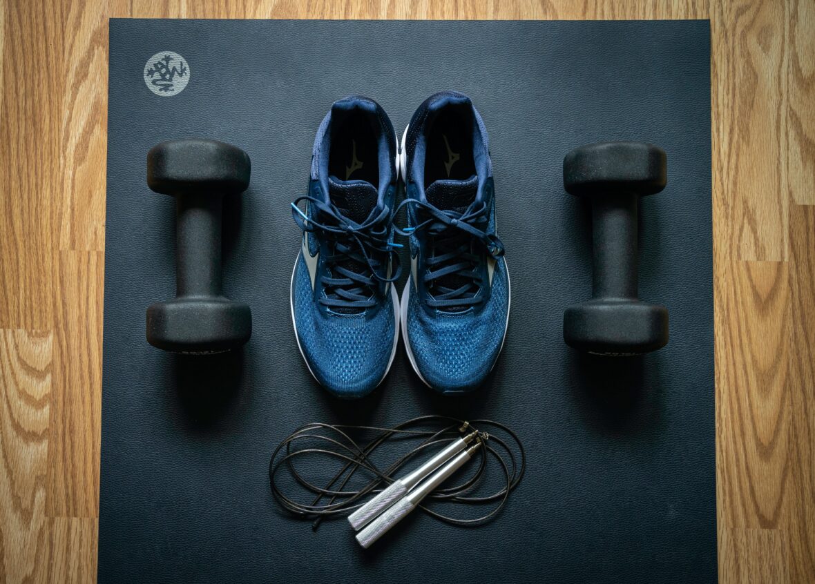 What to put in a gym bag: sneakers