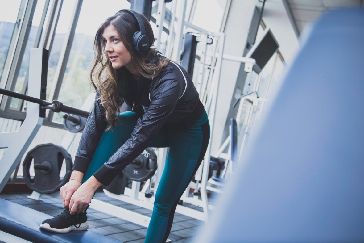 What to put in a gym bag: headphones