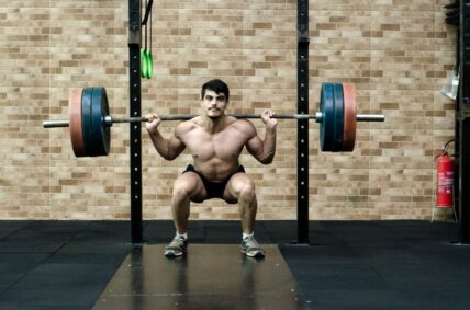 ­­How to Use a Squat Rack at the Gym