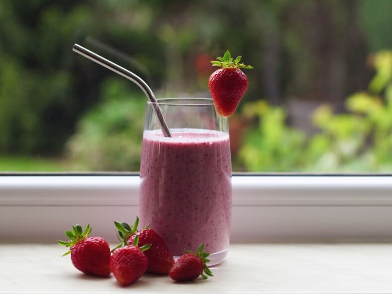 berry smoothie Unsplash