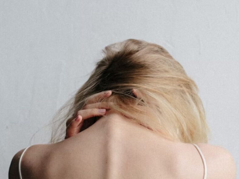 Tuck your Chin Unsplash
