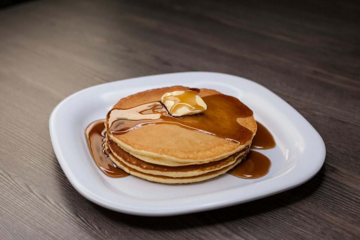 pancakes with butter and syrup / healthy pancake mixes