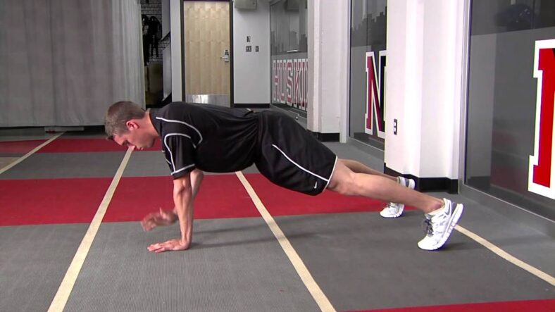 plank with shoulder taps