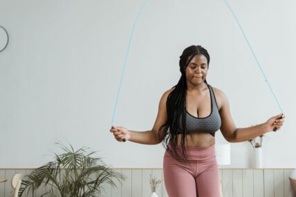 woman working out with jump rope