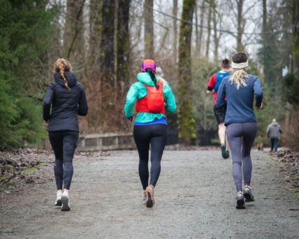 women running in the cold / winter running gear