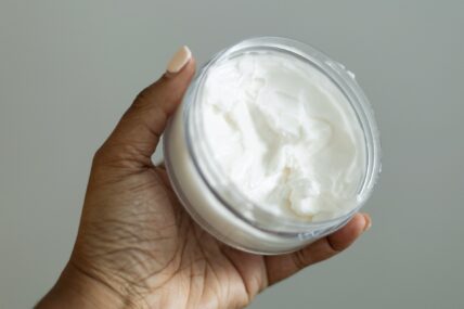 lotion in woman's hand / best lotions for dry skin
