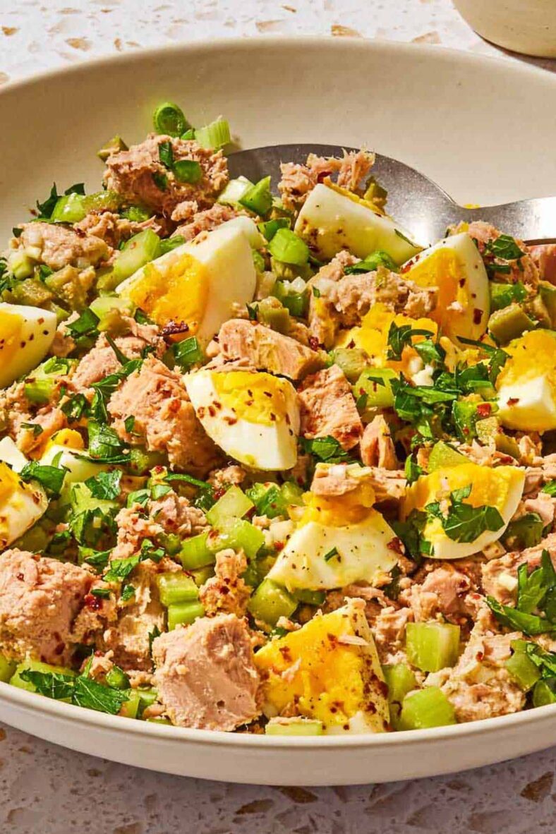 tuna salad with eggs