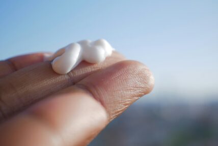 lotion on hands / hand lotion for cracked hands